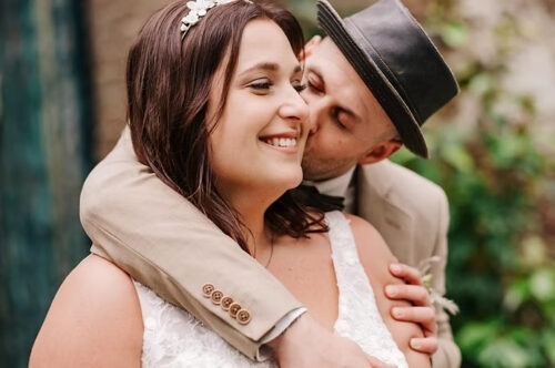 Emotionale freie Trauung auf der Wasserburg Geretzhoven mit Brautpaar